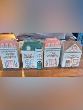 Set of 4 spice village jars HTF